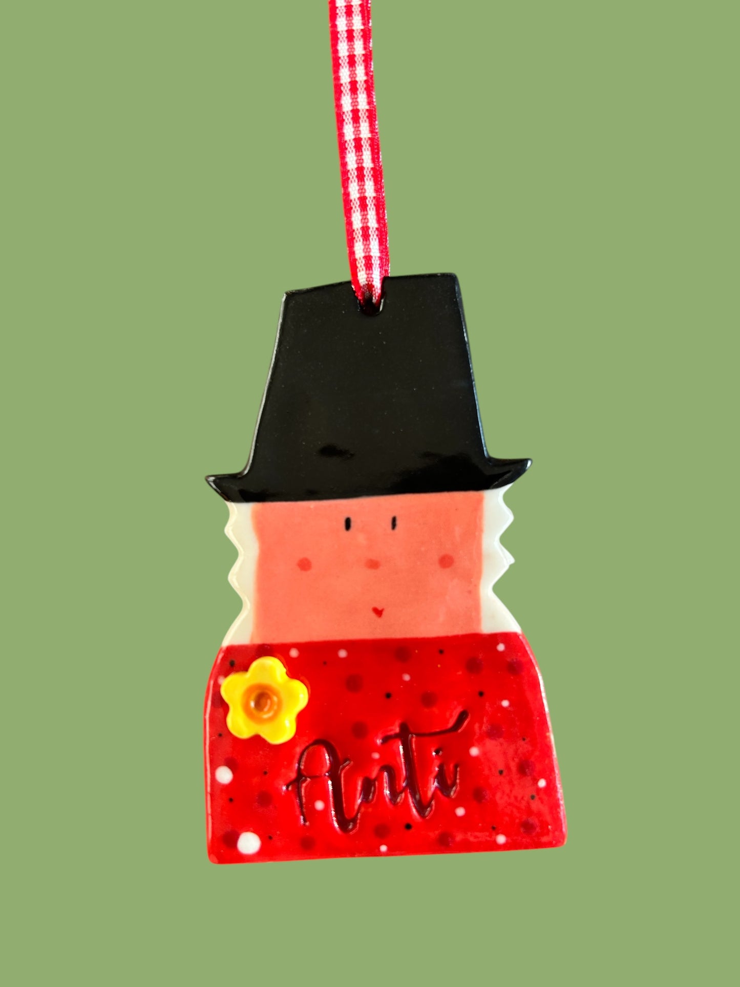 Welsh Lady Ceramic Decoration for Mam,Nain or Anti. Mother’s Day Decoration Gift. Handmade Welsh Lady gift for Mum,Grandma or Aunty.